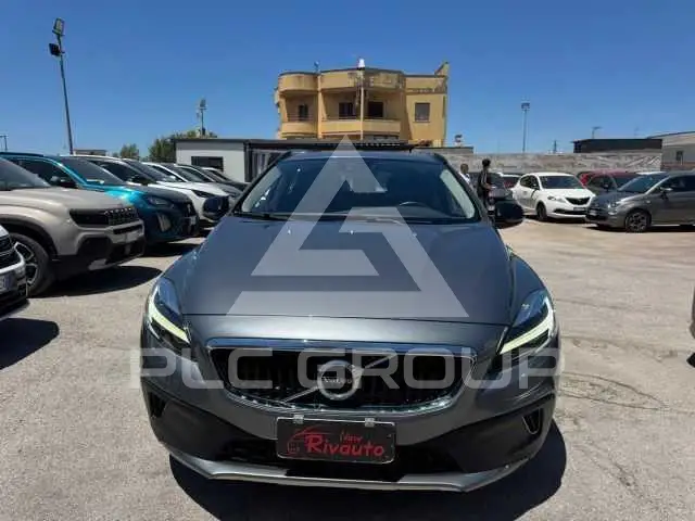 2018 Volvo V40