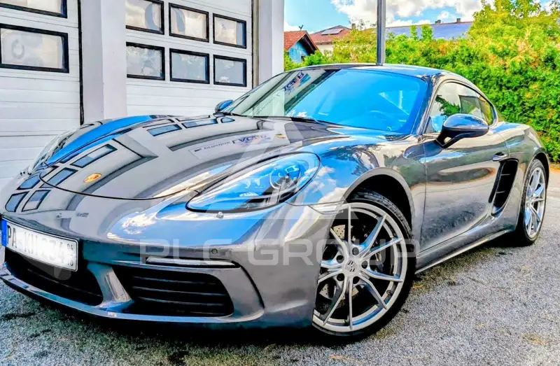 2018 Porsche Cayman
