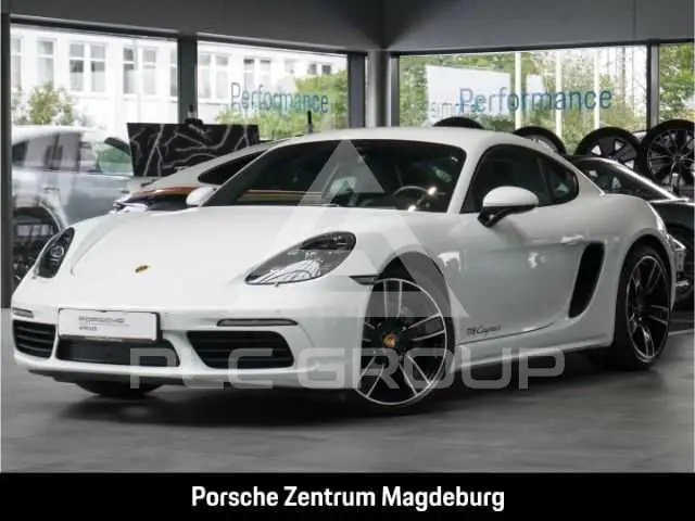 2018 Porsche Cayman