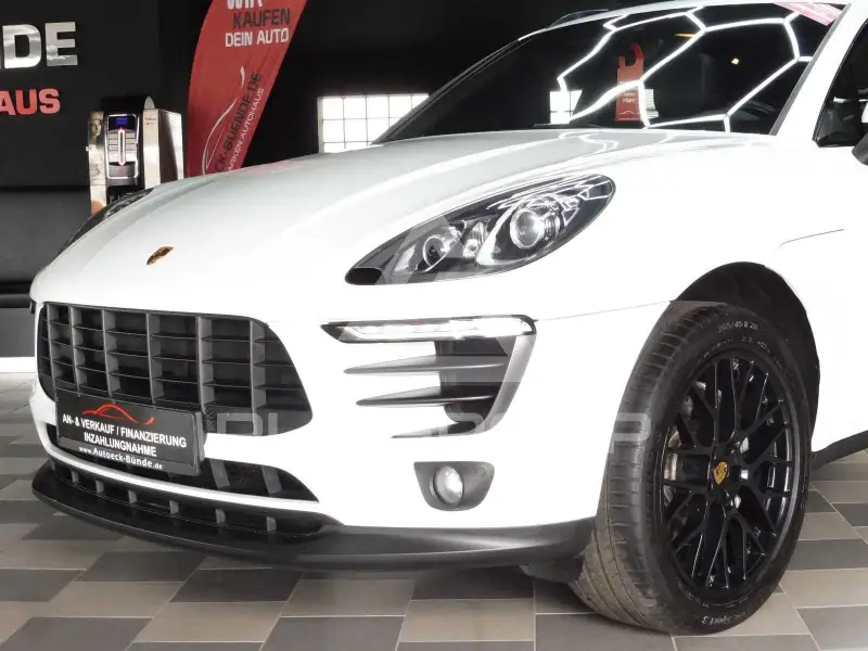 2018 Porsche MACAN