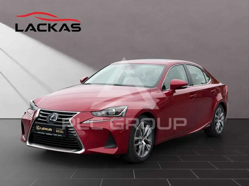2018 Lexus IS300