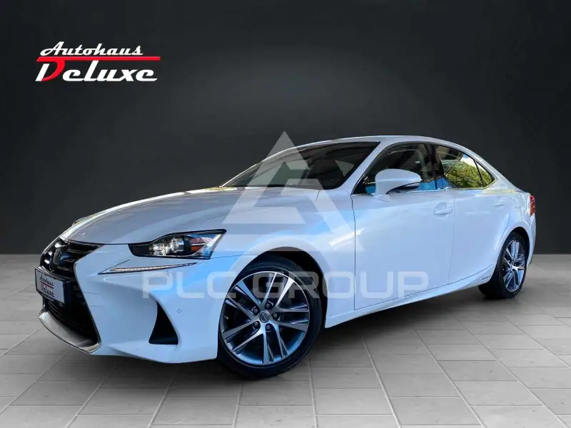 2018 Lexus IS300