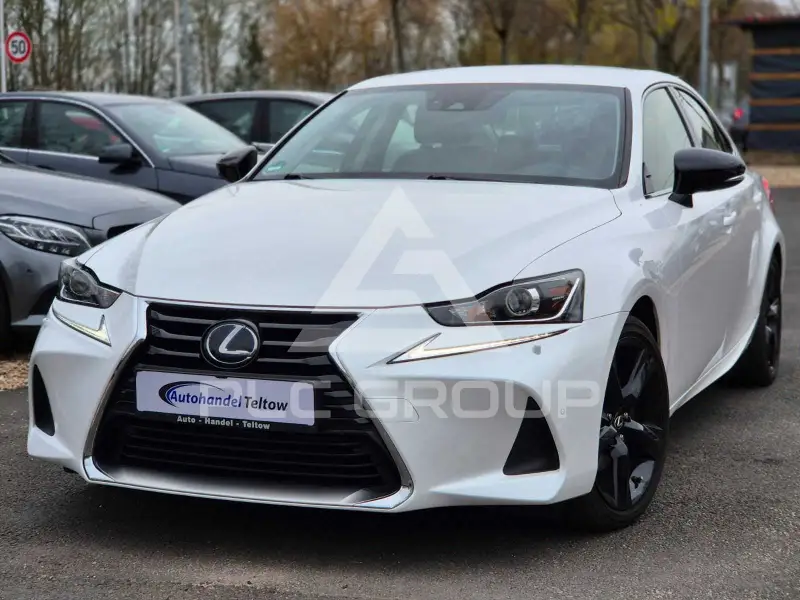 2018 Lexus IS300