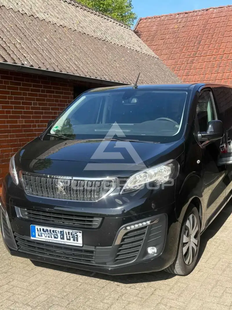 2018 Peugeot Traveller