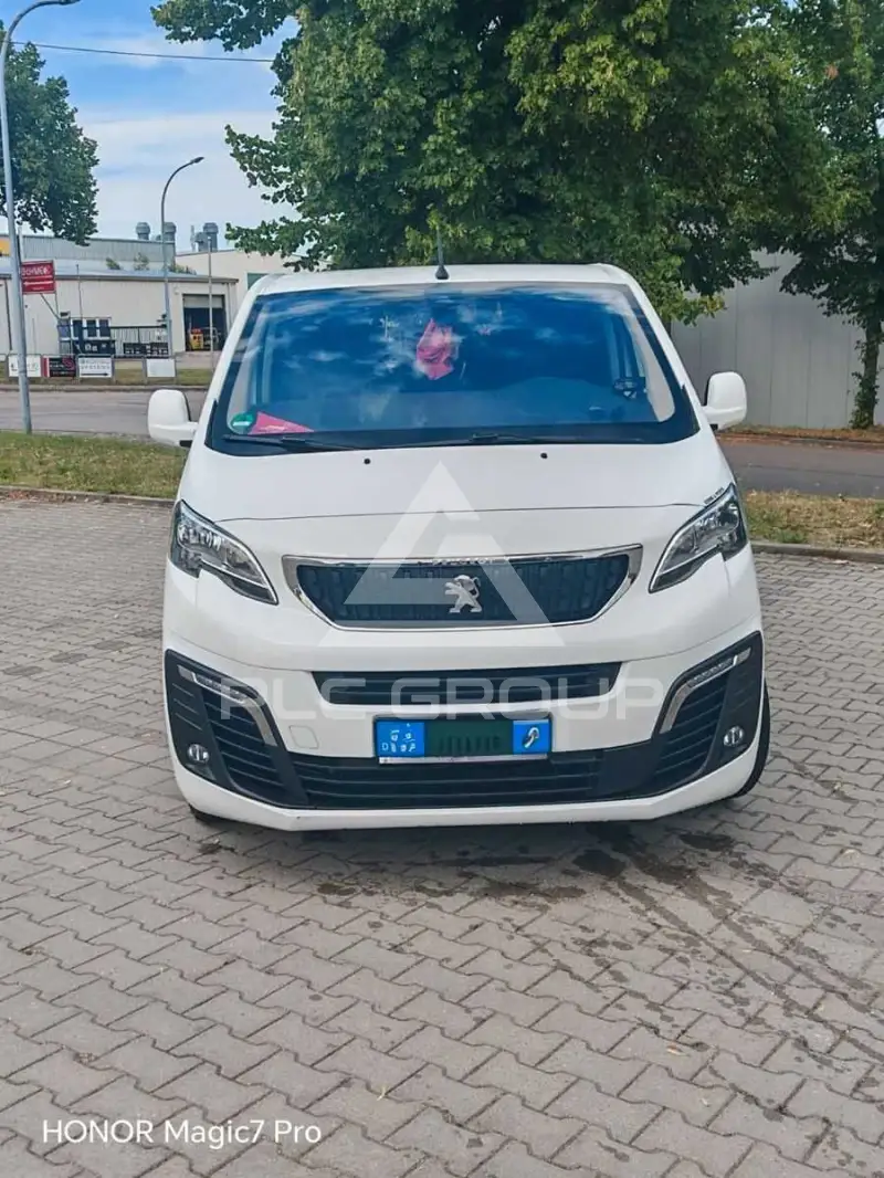 2018 Peugeot Traveller