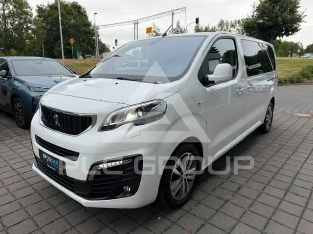 2018 Peugeot Traveller