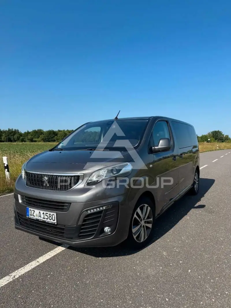 2018 Peugeot Traveller