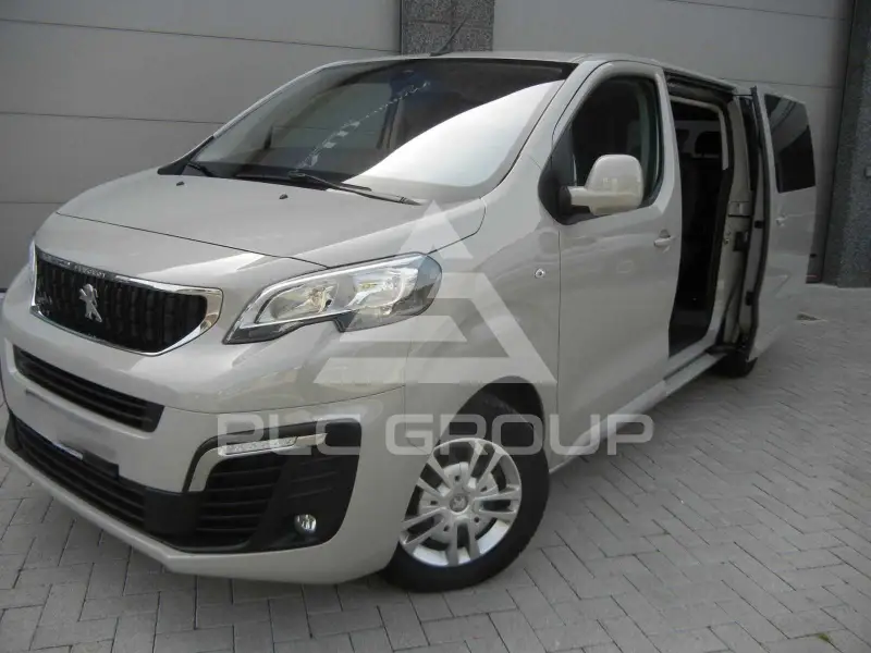 2018 Peugeot Traveller