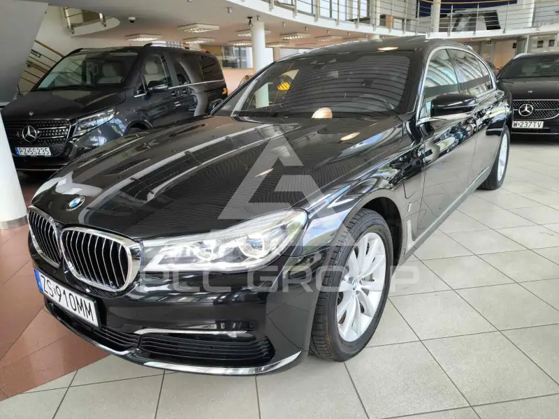 2019 BMW 740