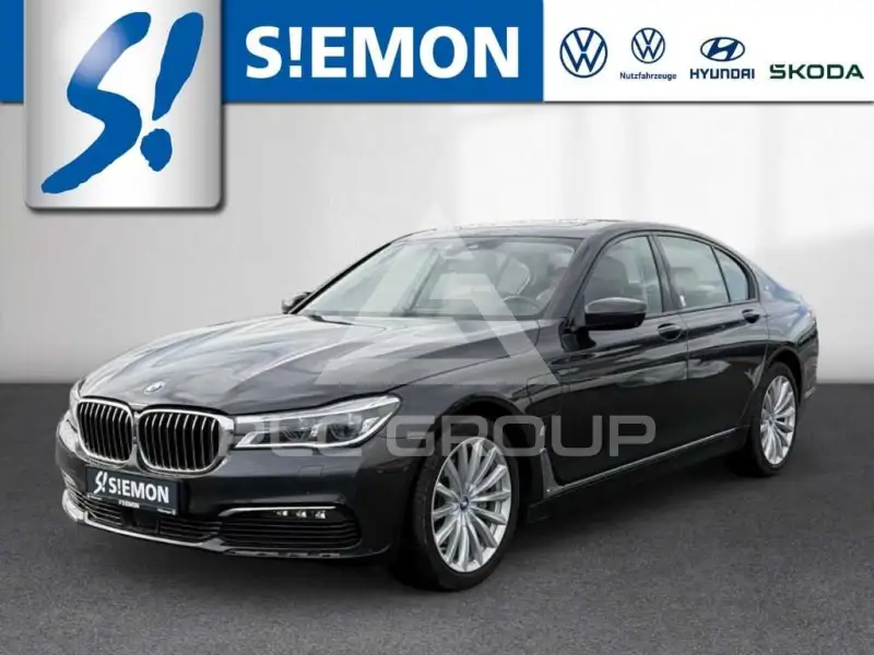 2019 BMW 740