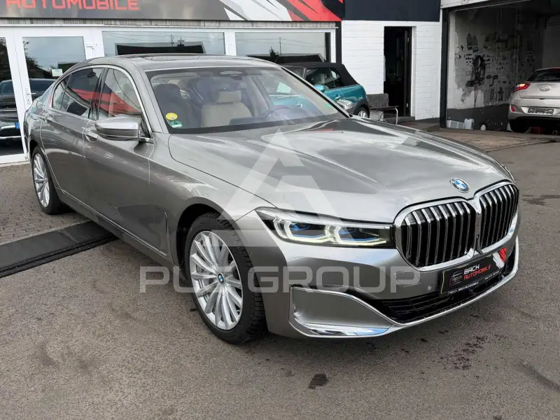 2019 BMW 740