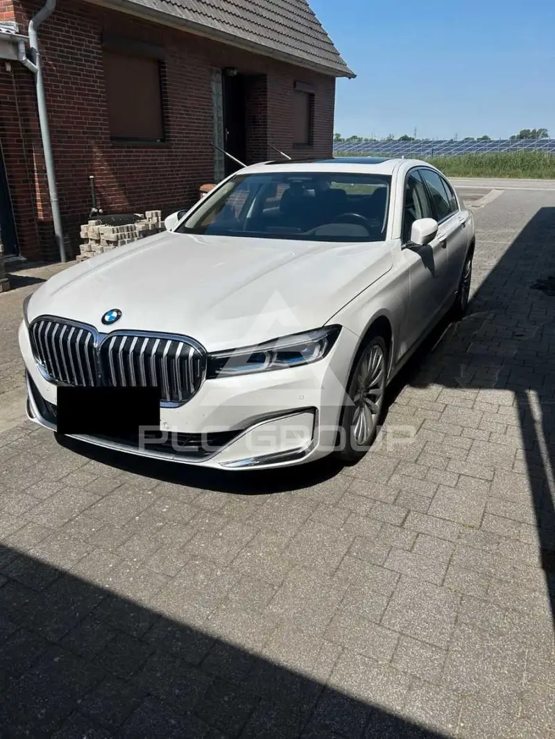 2019 BMW 740