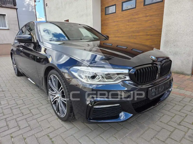 2019 BMW 530