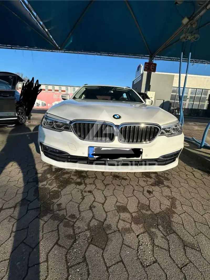2019 BMW 525