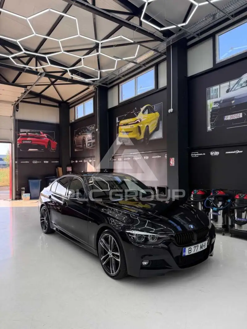 2019 BMW 320
