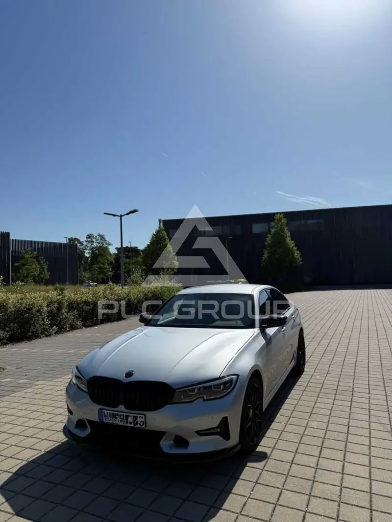 2019 BMW 320
