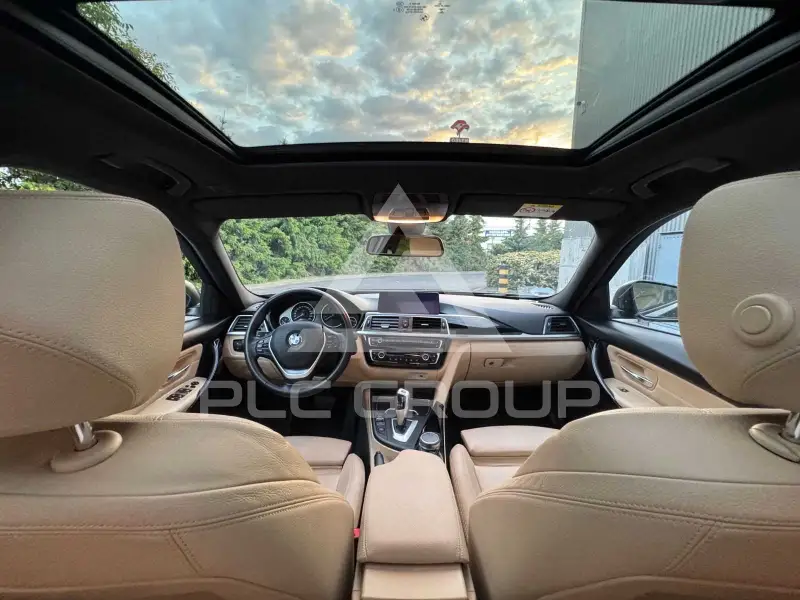 2019 BMW 320