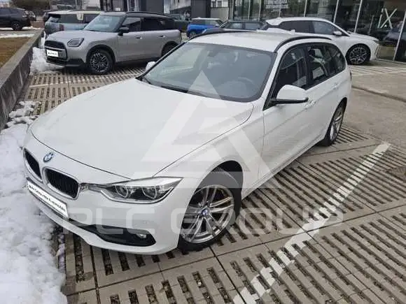 2019 BMW 320