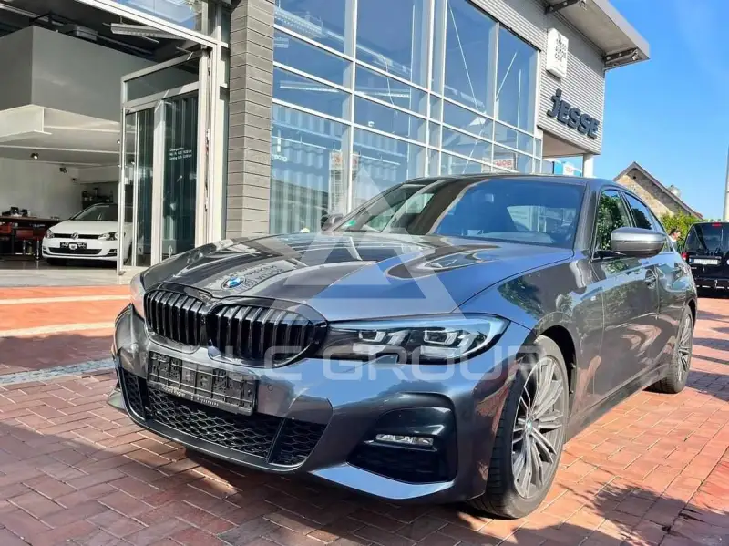2019 BMW 330