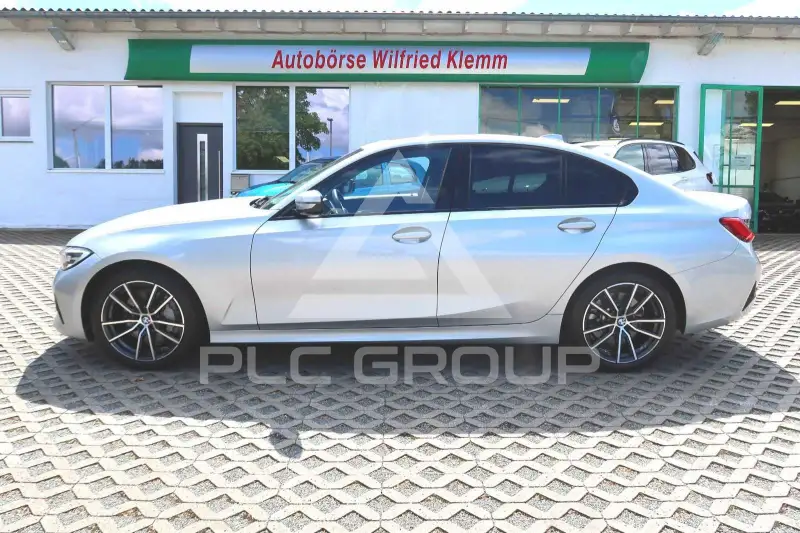 2019 BMW 330