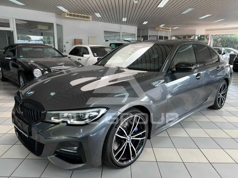 2019 BMW 330