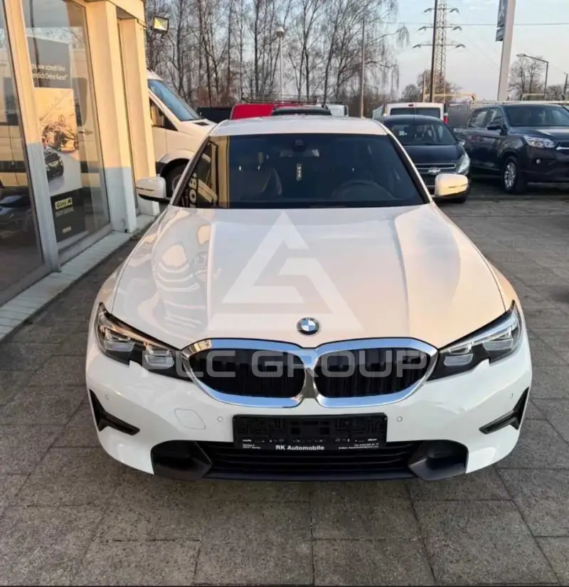 2019 BMW 330