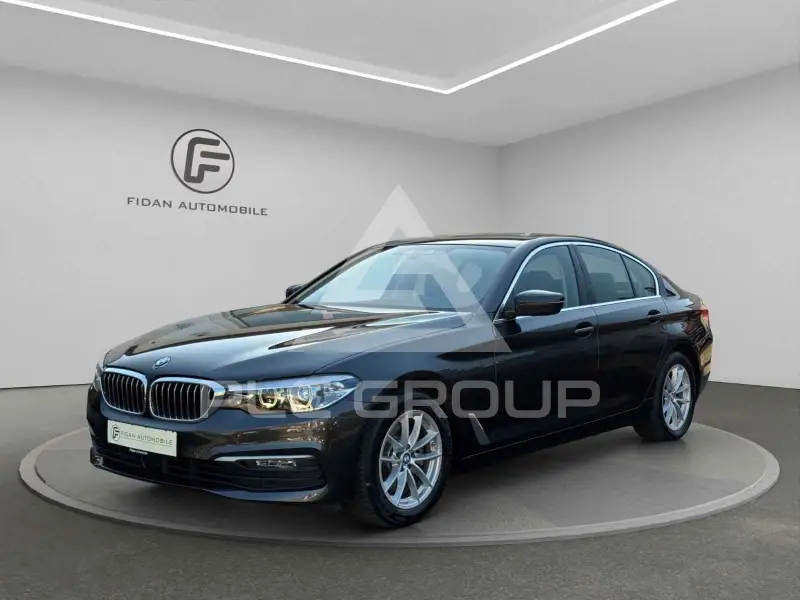 2019 BMW 520