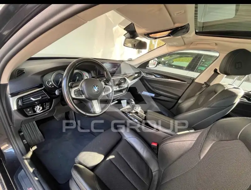 2019 BMW 520