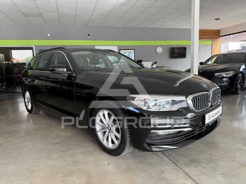 2019 BMW 520
