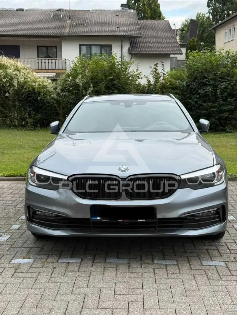 2019 BMW 520