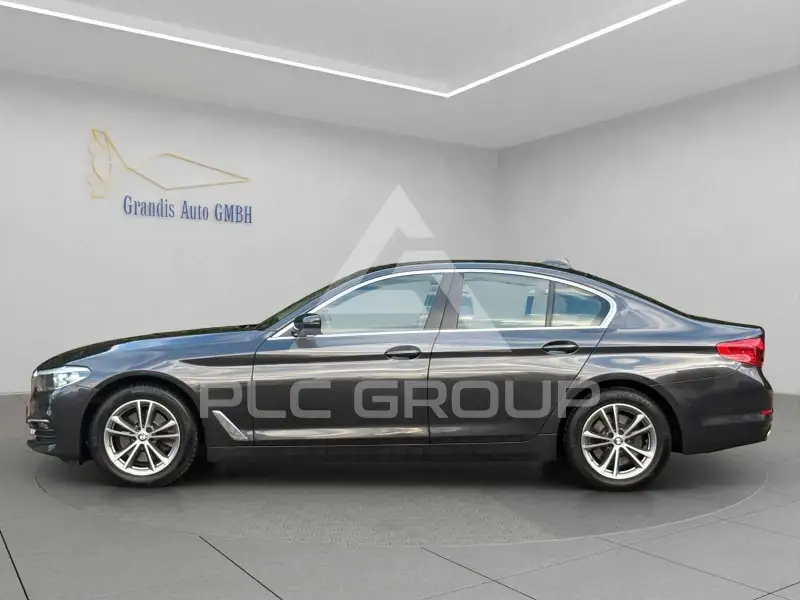 2019 BMW 520