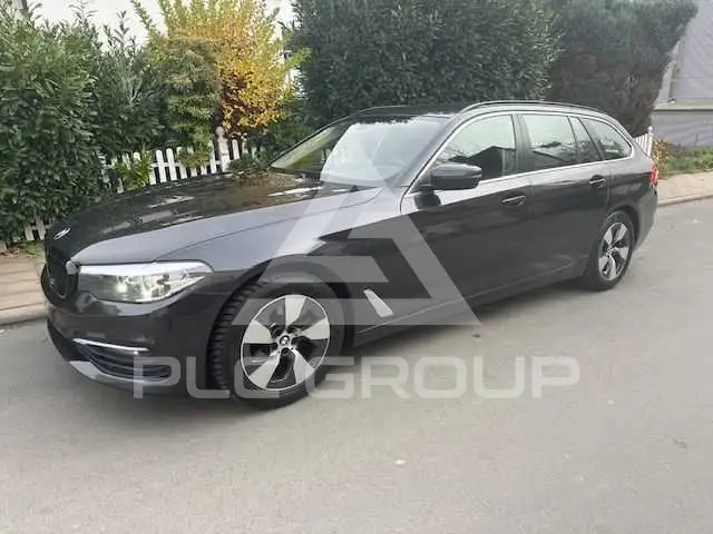 2019 BMW 520