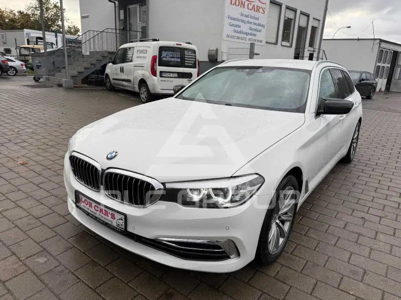 2019 BMW 520