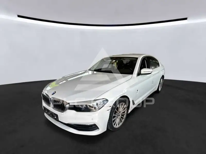 2019 BMW 520