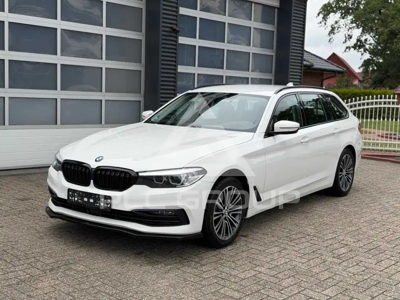 2019 BMW 520