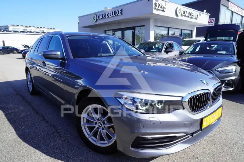 2019 BMW 520