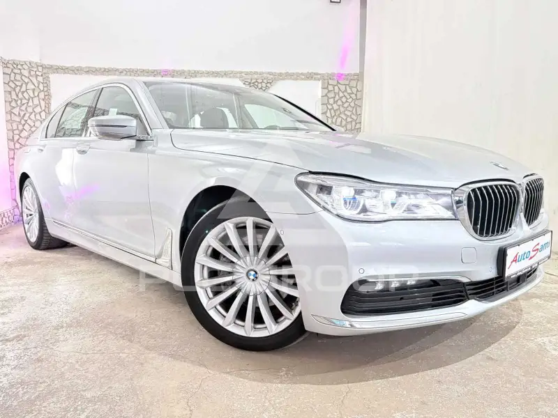 2019 BMW 730