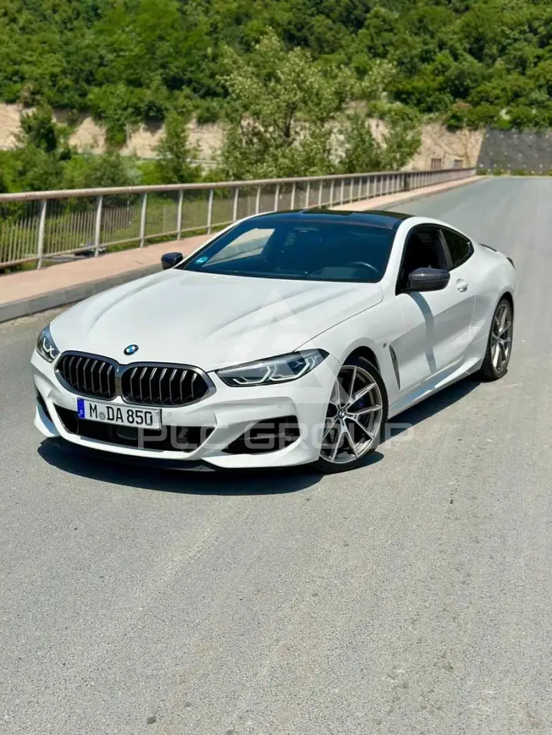 2019 BMW M8