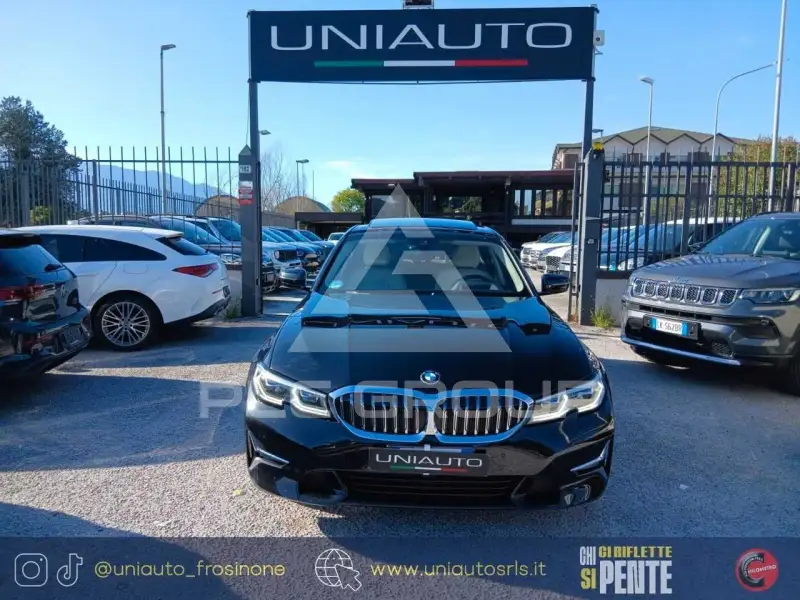 2019 BMW 318