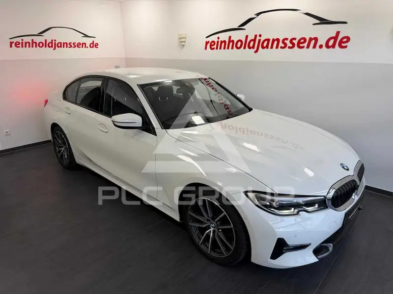 2019 BMW 318