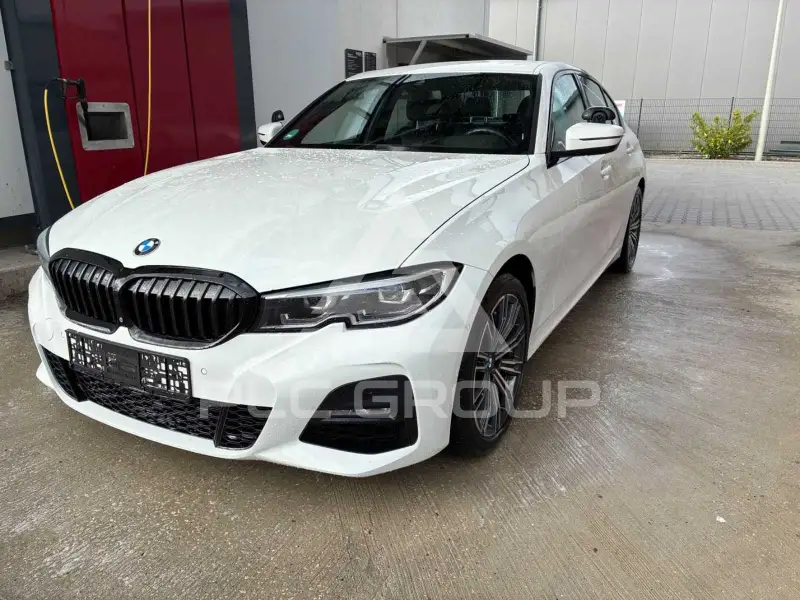 2019 BMW 318