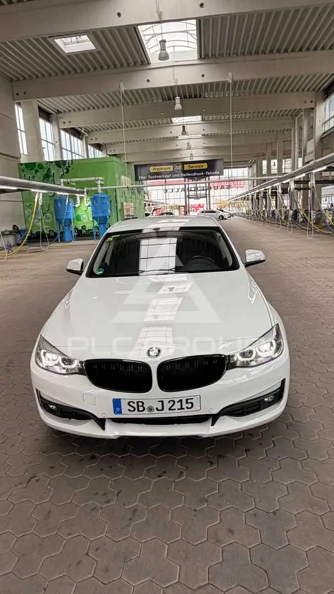 2019 BMW 320