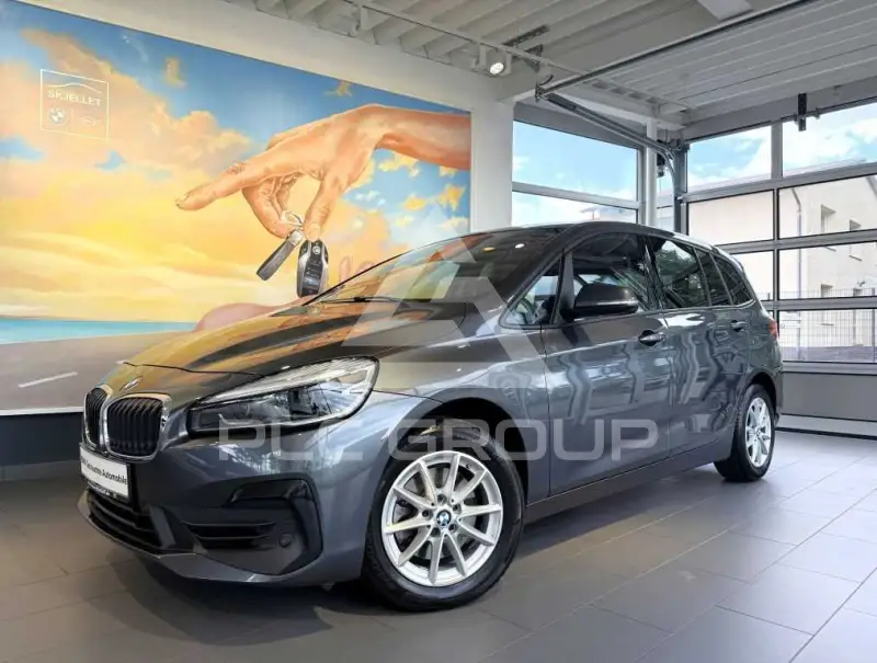 2019 BMW 218