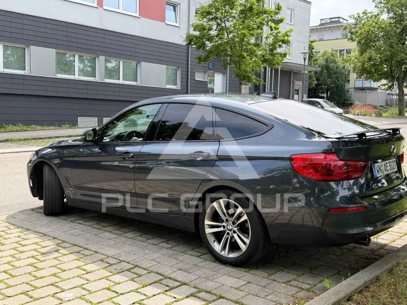 2019 BMW 318