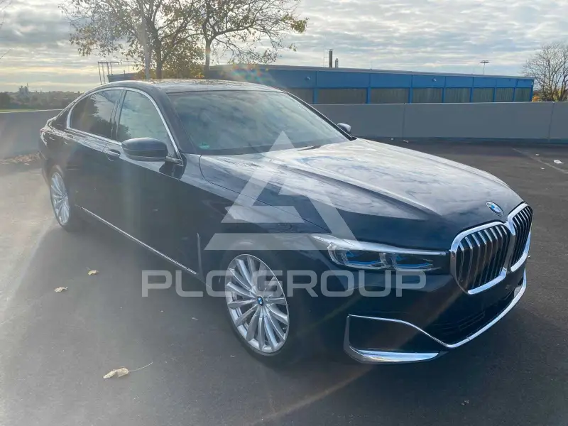 2019 BMW 745