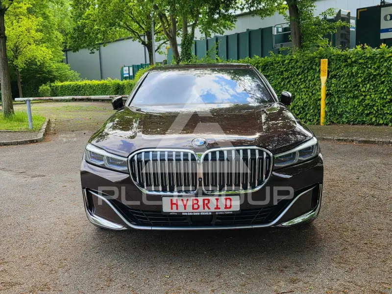 2019 BMW 745