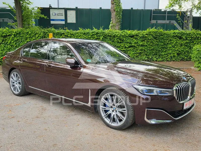 2019 BMW 745