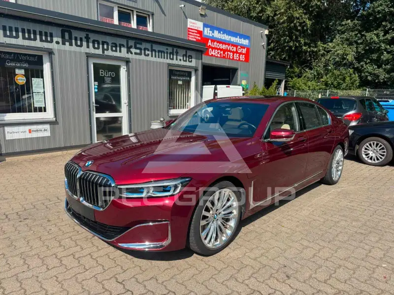 2019 BMW 745