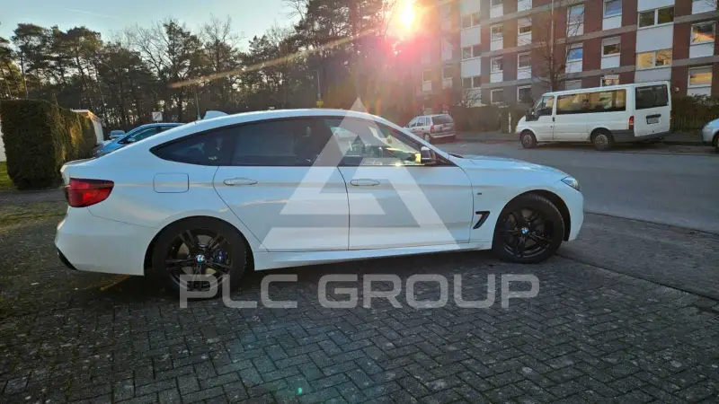 2019 BMW 330