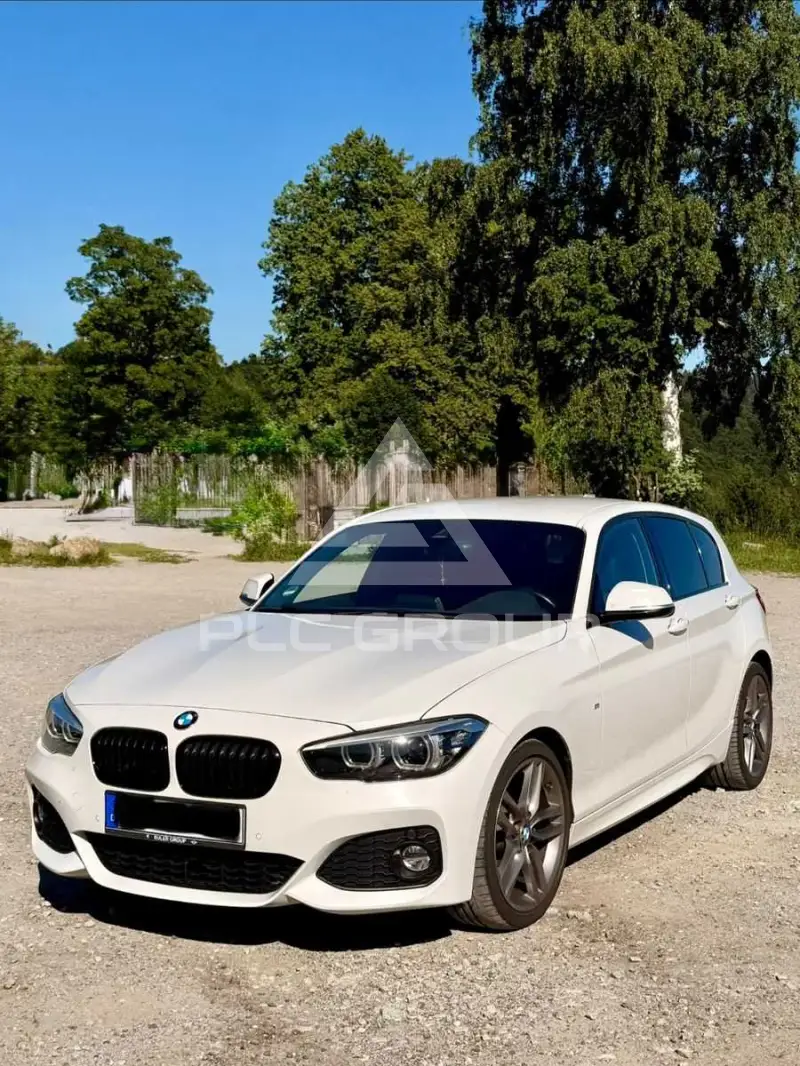 2019 BMW 120